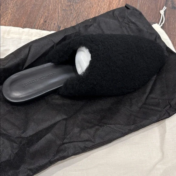 Jenni Kayne Black Shearling Slippers NWT size 38 (8) - Picture 2 of 6